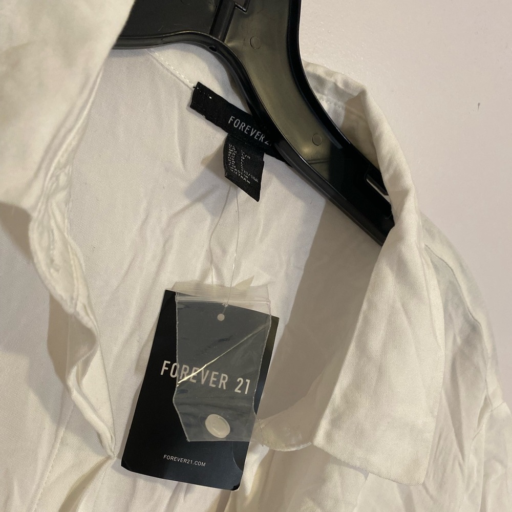 Front twist shirt with collar